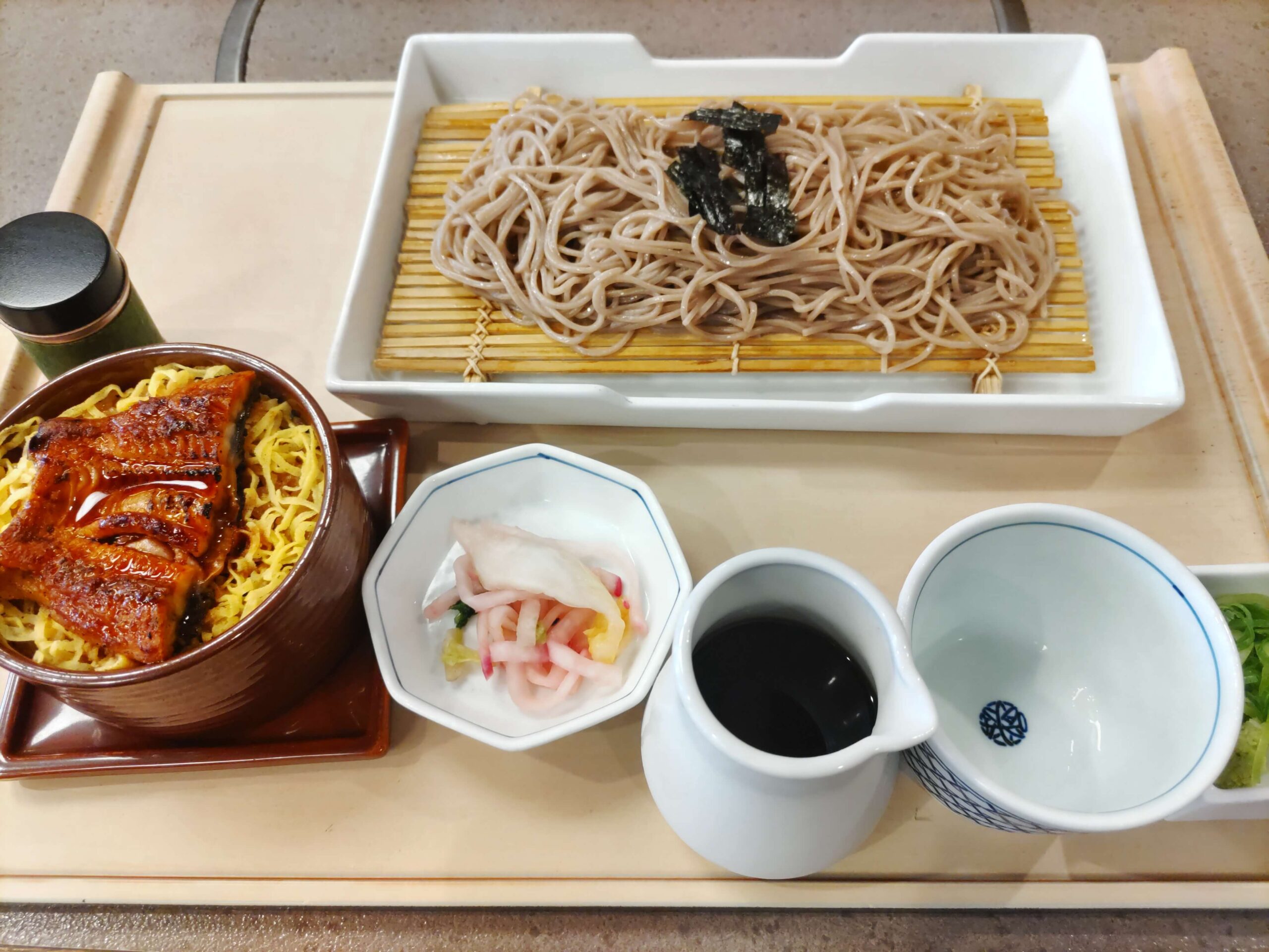 かごの屋 都島店 "鰻せいろご飯と選べる麺セット
